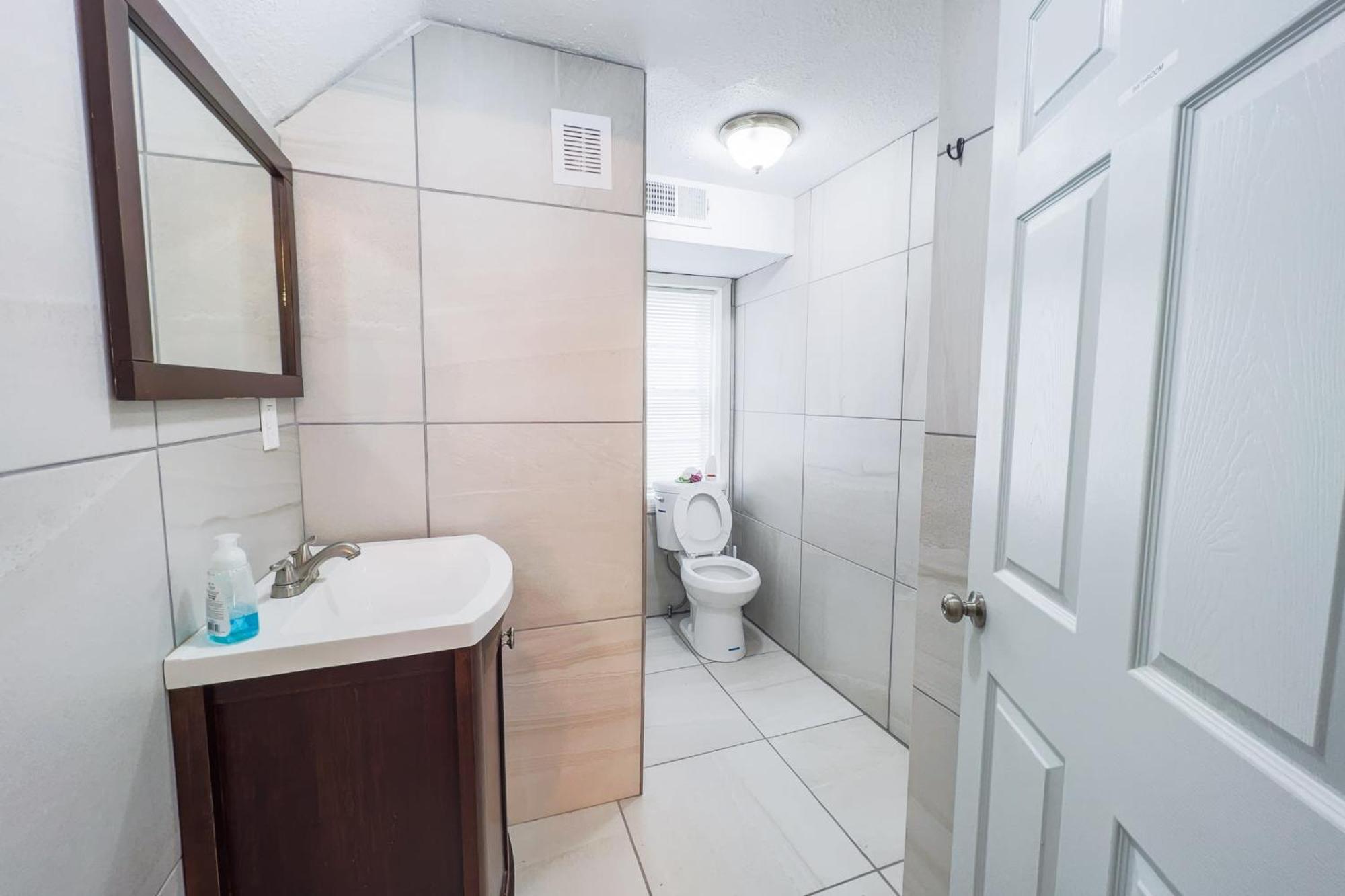 Large 6Br, 6 Bath In The City Of Niagara Falls Exterior photo
